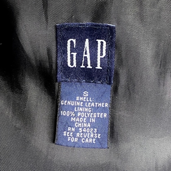 GAP- Cropped Leather Icon Trucker Jacket - Picture 7 of 8